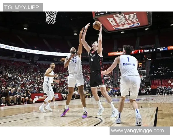 杨瀚森2分2帽1板库里35分开拓者8人上双大胜勇士