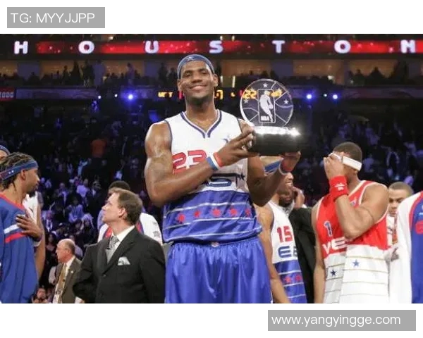 詹姆斯：从小我就是看着全明星赛长大的，能入选是莫大的荣幸